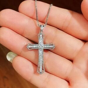 14K White Gold Plated In 1.20Ct Simulated Diamond Cross Pendant Necklace 45cm